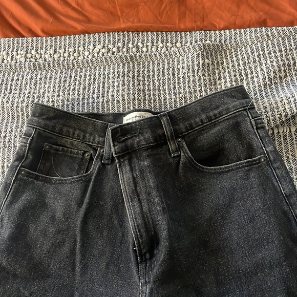 Never worn Abercrombie jeans! - Picture 3 of 3